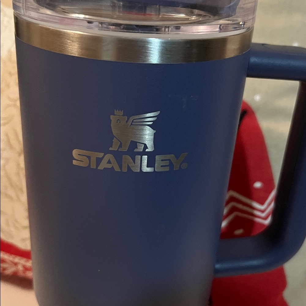 Stanley Navy Travel Mug with Handle and with purple  Travel Mug Holder